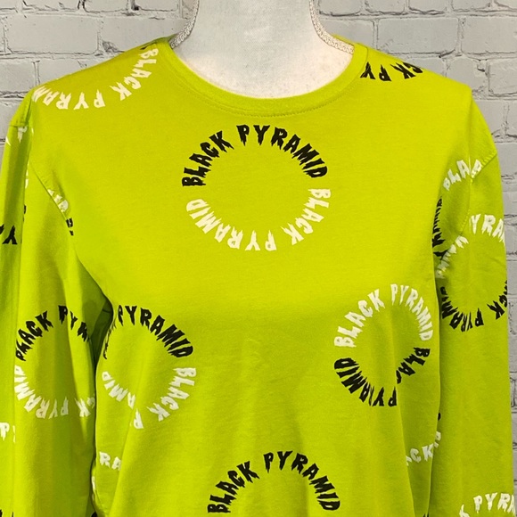 BLACK PYRAMID Long Sleeve T-Shirt Neon Green Logo-Small - Picture 2 of 5